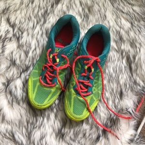 Fila tennis shoes size 7.5